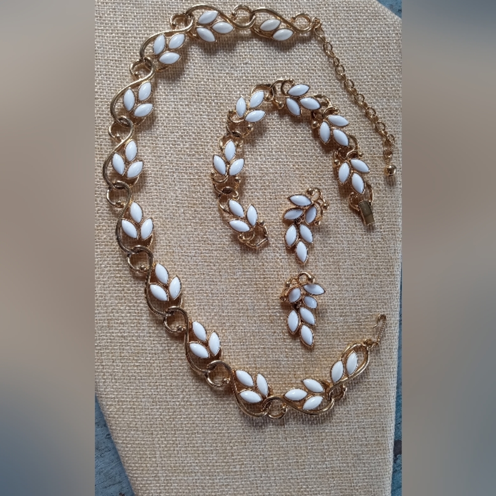 Trifari TM Vintage 80's Milk Glass Full Parue Necklace, Bracelet, Post Earrings